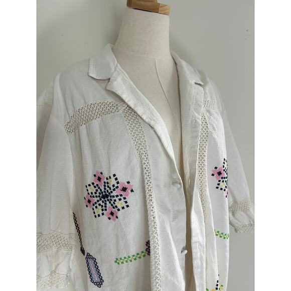 Reclaimed Vintage Floral Embroidered White Button Up Short Sleeve Top 2XL - Picture 2 of 5